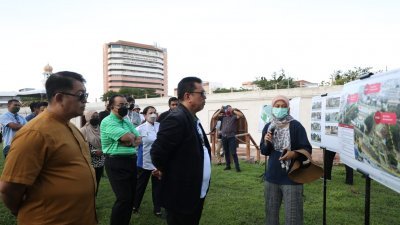 甲州首席部长苏莱曼（右2）率领甲州政府各单位代表到槟城展开系列的访问。（照片由当局提供）