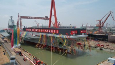 此前称为003型的“福建舰”，周五在上海进行下水命名仪式。（图取自网络）