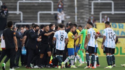 巴西和阿根廷去年9月的比赛因巴西卫生官员中途介入，而被迫中断。（路透社档案照）