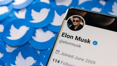 世界首富马斯克日前表示将暂停收购推特的计划后，于周六发推文表示被推特团队指责他不遵守保密协议。（路透社档案照）