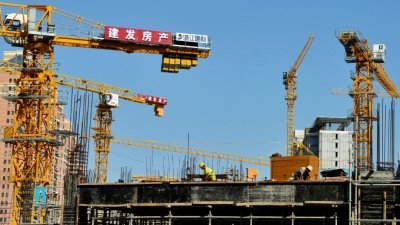 图为中国福建省福州一处正在建设中的房地产楼盘。（图取自中新社）