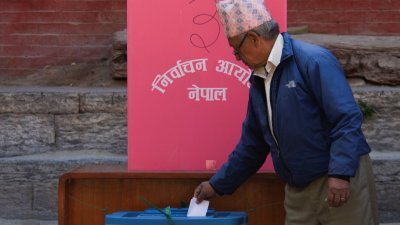 尼泊尔国会大选于上周日结束，由于部分地区计票延迟，预计需要两周时间才能得知最终结果。