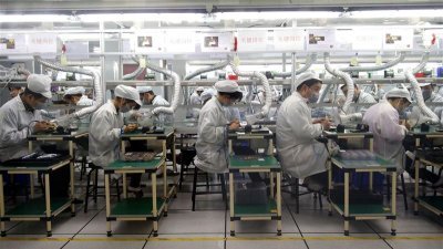 据路透社引述消息指出，郑州富士康历经员工抗议及离开事件后，iPhone出货量大幅降低，11月的生产量至少下滑30%以上。（网络示意图）
