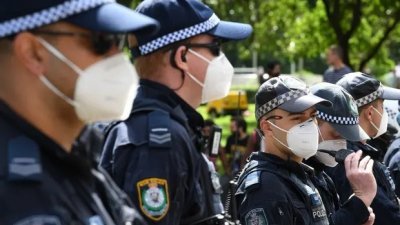 新南威尔士州警方在新冠肺炎疫情高峰期，因违反公共卫生令而开出的罚单中，有一半以上已经被取消。（Getty Images/英国卫报）