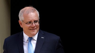 澳洲自由党在今年5月大选中败选，身为党领袖的莫里森因此下台，随后更爆出在新冠肺炎疫情期间秘密兼任5个部长职的丑闻。（图取自路透社）