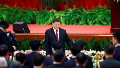 中国国家主席习近平于上月30日国庆前夕，在北京人民大会堂参与招待会。（图取自路透社）