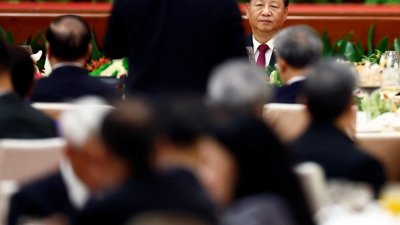 中国国家主席习近平于上月30日国庆前夕，在北京人民大会堂参与招待会。 （图取自路透社）