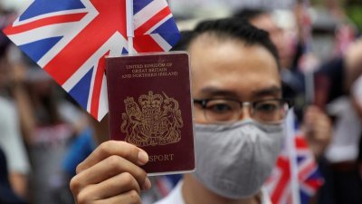英国政府日前宣布扩大英国海外国民签证的适用范围，引起中方不满。（路透社档案照）