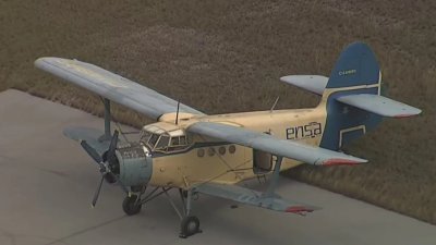一名古巴飞行员周五驾著俄制小型飞机，飞到佛罗里达州的戴德-科利尔机场，据称是来自古巴北部圣斯普里图斯省的叛逃者。（图取自网络）