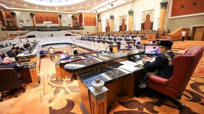 原定11月召开的柔州立法议会将展期至大选后。（档案照）