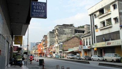 沙叻秀街场，曾经是北上吉隆坡的必经之道，随著南北大道通车而渐渐没落。