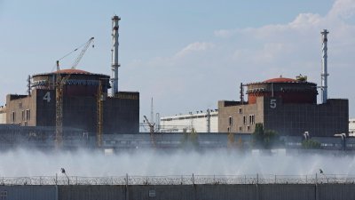 位于乌克兰南部扎波罗热市的欧洲最大核电厂，已被俄罗斯控制，而附近不时发生冲突，遭到炮击。（图取自路透社）