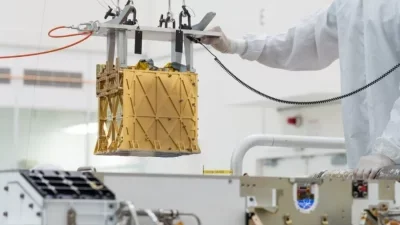 NASA仪器透过“MOXIE”装置（图），成功将火星中的部分二氧化碳转为氧气。 （图取自美国太空总署/JPL-Caltech/路透社）