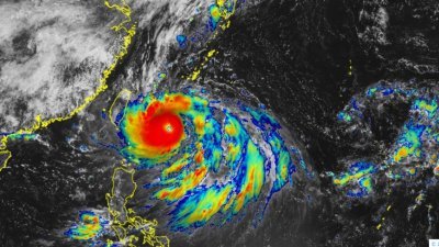 日本气象厅周四发布的今年第11号台风“轩岚诺”卫星图像。（图取自日本气象厅/法新社）