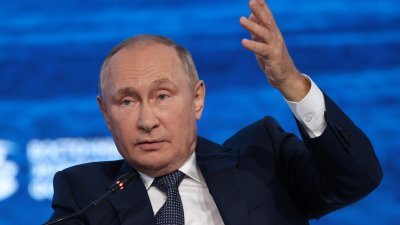 俄罗斯总统普京周三出席在海参崴举行的东方经济论坛全体会议。（图取自俄罗斯卫星通讯社/路透社）