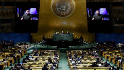 乌克兰总统泽连斯基当地时间周三，透过视讯的方式在第77届联合国大会一般性辩论上致辞。（图取自法新社）