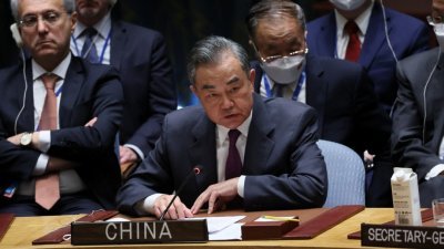 中国外长王毅于周四在联合国大会上发言。（图取自路透社）
