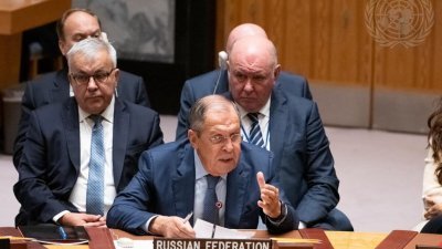 俄罗斯外交部长拉夫罗夫周四在联合国安全理事会的特别会议，发表演说。（图取自法新社）