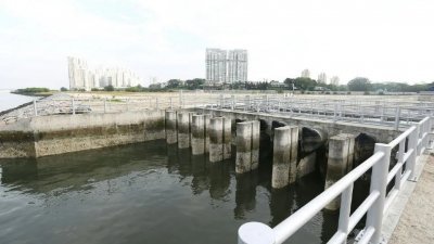 新山市政局紧急拨款500万令吉，在双溪查河增设6座抽水泵及9座拦河堰，作为当局中期防洪措施。（示意图）