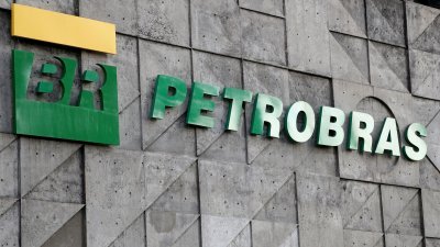 巴西国家石油公司位于里约热内卢总部的标志。（图取自路透社档案照）