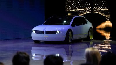 宝马（BMW）的概念车型 i Vision Dee于4月18日，在中国上海举行的上海车展上亮相。（图取自路透社档案照）
