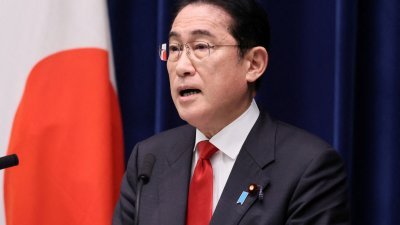 日本首相岸田文雄表示，政府将继续强烈要求中国政府早日释放一名在中国被拘留的安斯泰来制药员工。（路透社档案照）