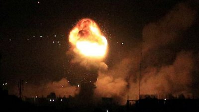 以色列周五凌晨空袭加沙地带，作为周四黎巴嫩向以色列发射火箭弹的报复。（图取自路透社）