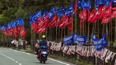 李俊杰呼吁游子在来届州选积极回乡投票，给予团结政府最大的支持。