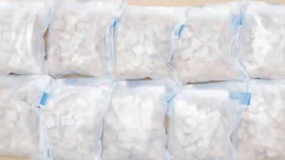 新加坡移民局人员在兀兰关卡破获一起企图走私毒品入境，搜出4.723公斤海洛英。