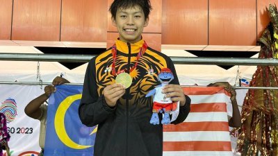 吴利桓在男子200米蝶泳项目中以2分03.63秒的成绩夺得了冠军。
