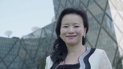 澳洲华裔记者成蕾2020年8月14日在中国北京，被当局以监视居住的方式受刑事侦查，在2021年2月8日被正式逮捕。中国去年3月31日以“涉及国家机密”为由进行闭门审理，至今没有任何判决。（图取自网络）