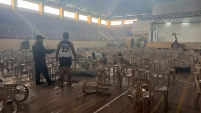 菲律宾南部马拉维市棉兰老大学的体育馆周日上午发生爆炸，造成至少4死42伤。（图取自GMA Regional TV News）