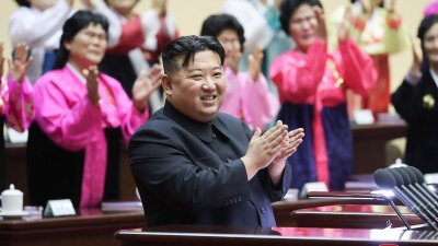 朝鲜最高领导人金正恩周日在平壤出席第5次全国母亲大会。（图取自朝中社/路透社）