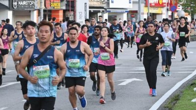槟城大桥国际马拉松赛迎来2万名国内外健儿参与。（图取自珍珠快讯）