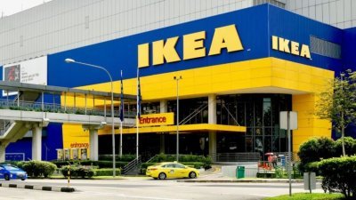 新加坡宜家（IKEA）宣布，在新消费税率生效后，将承担1%的涨幅，并维持店内和网路商品的价格不变。