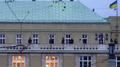 捷克首都布拉格周五（22日）发生了一场令人痛心的校园枪击案，造成14人死亡、25人受伤。（图取自美联社）