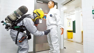香港机场禁区内的洗消及救援设施，将在明年第2季投入服务，在发生化学、生物、辐射、核事故时，可为受污染的民众提供洗消服务。（图取自文汇报）