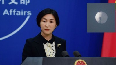 中国外交部发言人毛宁周五回应美国声称在上空发现相信属于中国监视气球（小图）的说法。