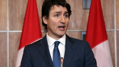 加拿大总理特鲁多当地时间周六透过推特表示，美军击落加拿大上空不明物体。图为特鲁多去年2月21日在记者会上讲话。（图取自法新社档案照）