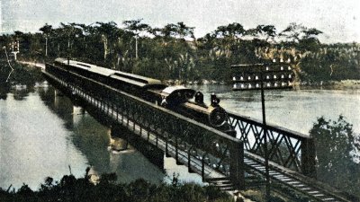 1922年的康乐桥，威尔斯王子乘坐的特别列车经过，他后来为了红颜放弃王位成了温莎公爵。