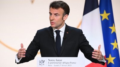 法国总统马克龙于当地时间周一，在爱丽舍宫发表他中非访问行程前的演说，介绍修改后的法国非洲战略。（图取自法新社）
