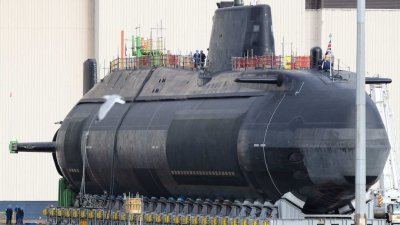 图为英国最强大的核潜艇“大胆”号，能精准打击距离岸边约1200公里的目标，是英国最新型机敏级核潜艇。（图取自法新社档案照）