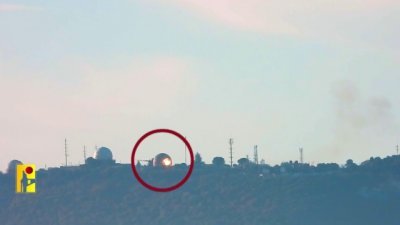 视频图片显示，真主党反坦克导弹上周六击中梅龙空军基地的雷达罩。（图截自Telegram）
