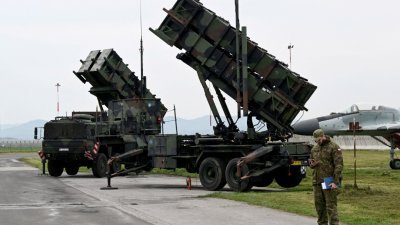 2022年5月6日，在斯洛伐克兹沃伦附近的Sliac机场，看到的“爱国者”导弹防御系统。（图取自路透社档案照）