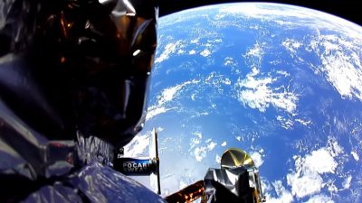 图为“游隼”号在成功与火箭分离后捕捉了地球的画面。(图取自Astrobotic社交平台X)