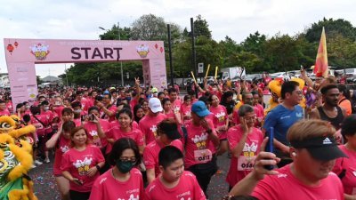 2000人于周二清晨参与“新春趴趴走”，在槟城乔治市健走6公里。