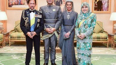 汶莱阿莎玛公主和夫婿巴哈尔王子，与父王博尔基亚和王后萨拉赫合照。（图取自网络）