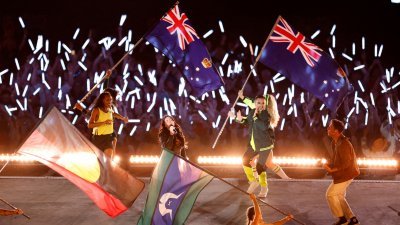 澳洲歌手阿莫罗西在去年8月8日伯明翰共运会的闭幕式上表演。（路透社档案照）