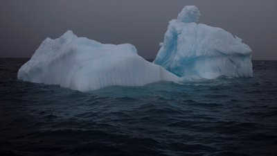 科学家观察到，今年冬季和往年有所不同，南极海冰并未返回预期水准。图为南极冰山。（路透社档案照）