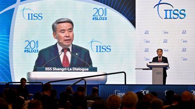 韩国国防部长李钟燮周六在新加坡出席香格里拉对话会，并发表讲话。（图取自路透社）